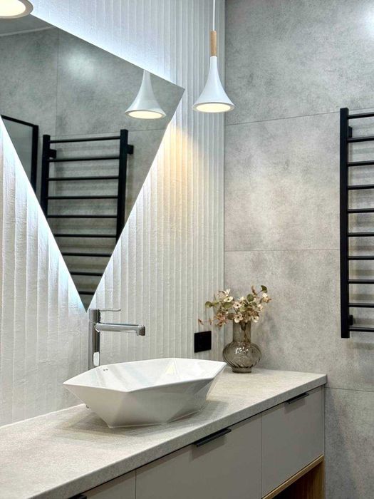 Продам квартиру з сучасним якісним ремонтом