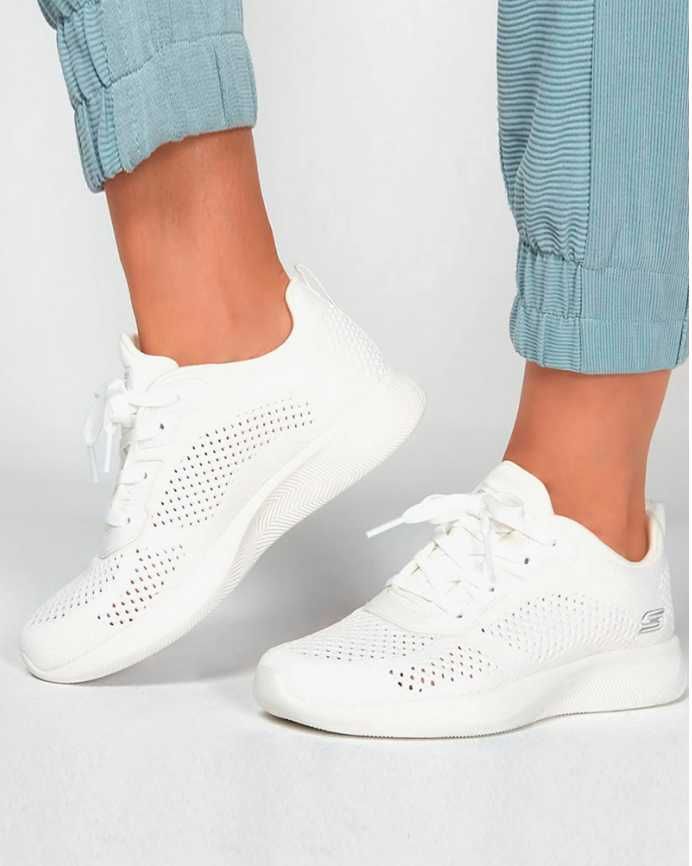 Жіночі кросівки в білому кольорі skechers / спортивні кросівки