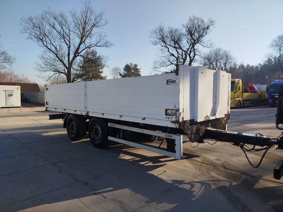 Renders Przyczepa burtowa tandem 7 m budowlanka górny sprzęg  Przyczepa tandem górny sprzęg burty budowlanka