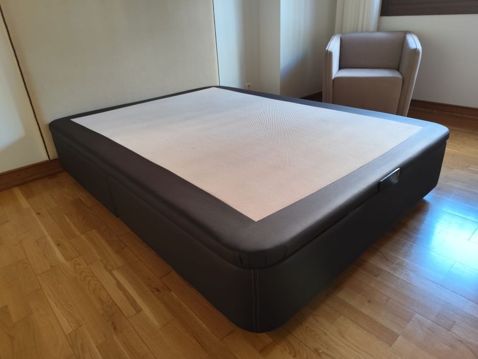 Summier cama de casal (140×190) - possibilidade de entrega.