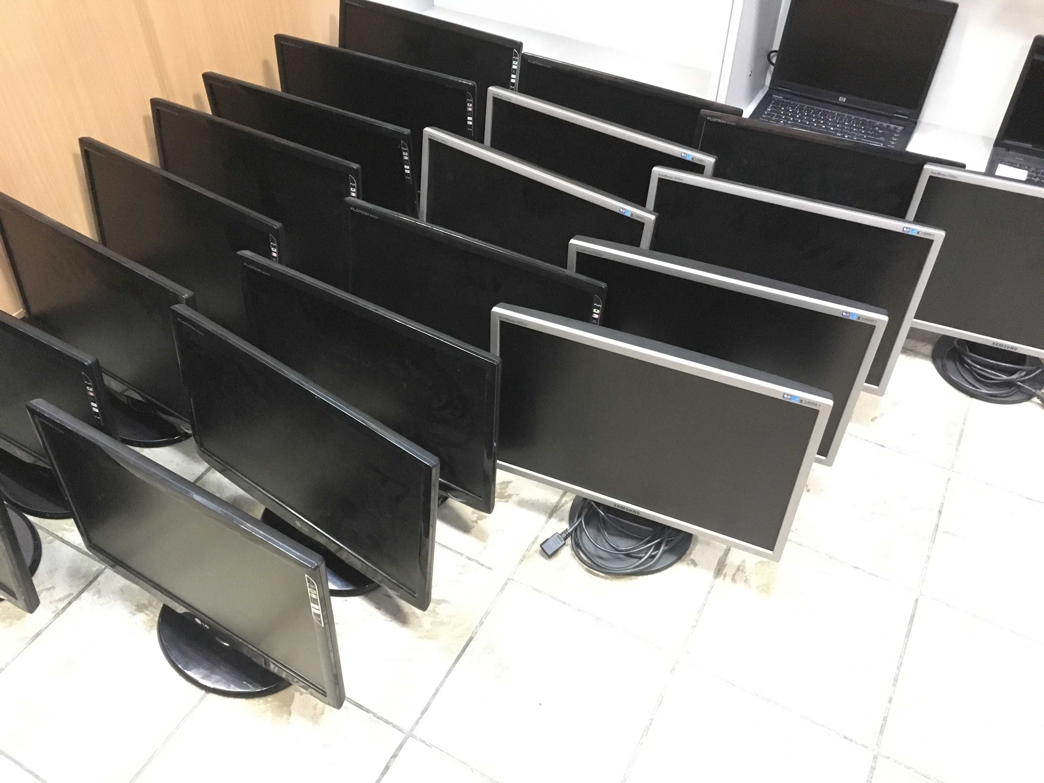 Монітор 19-32" LG