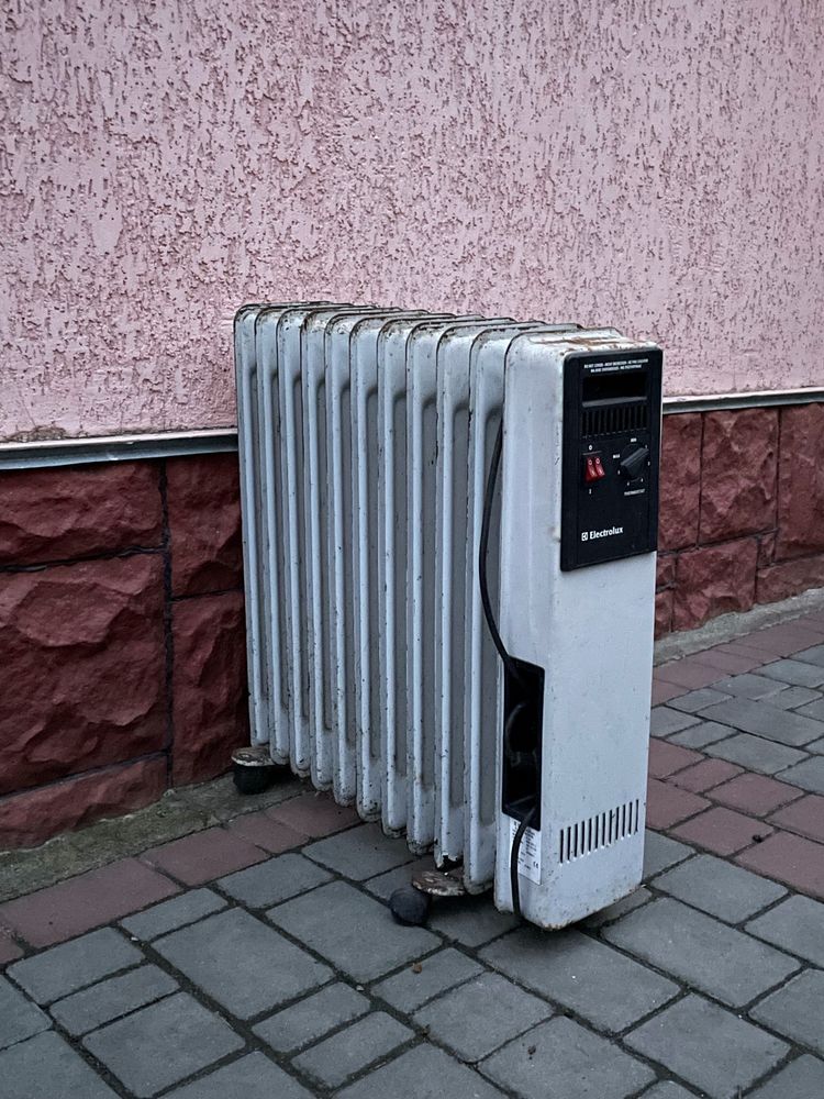 Обігрівач Electrolux масляний радіатор