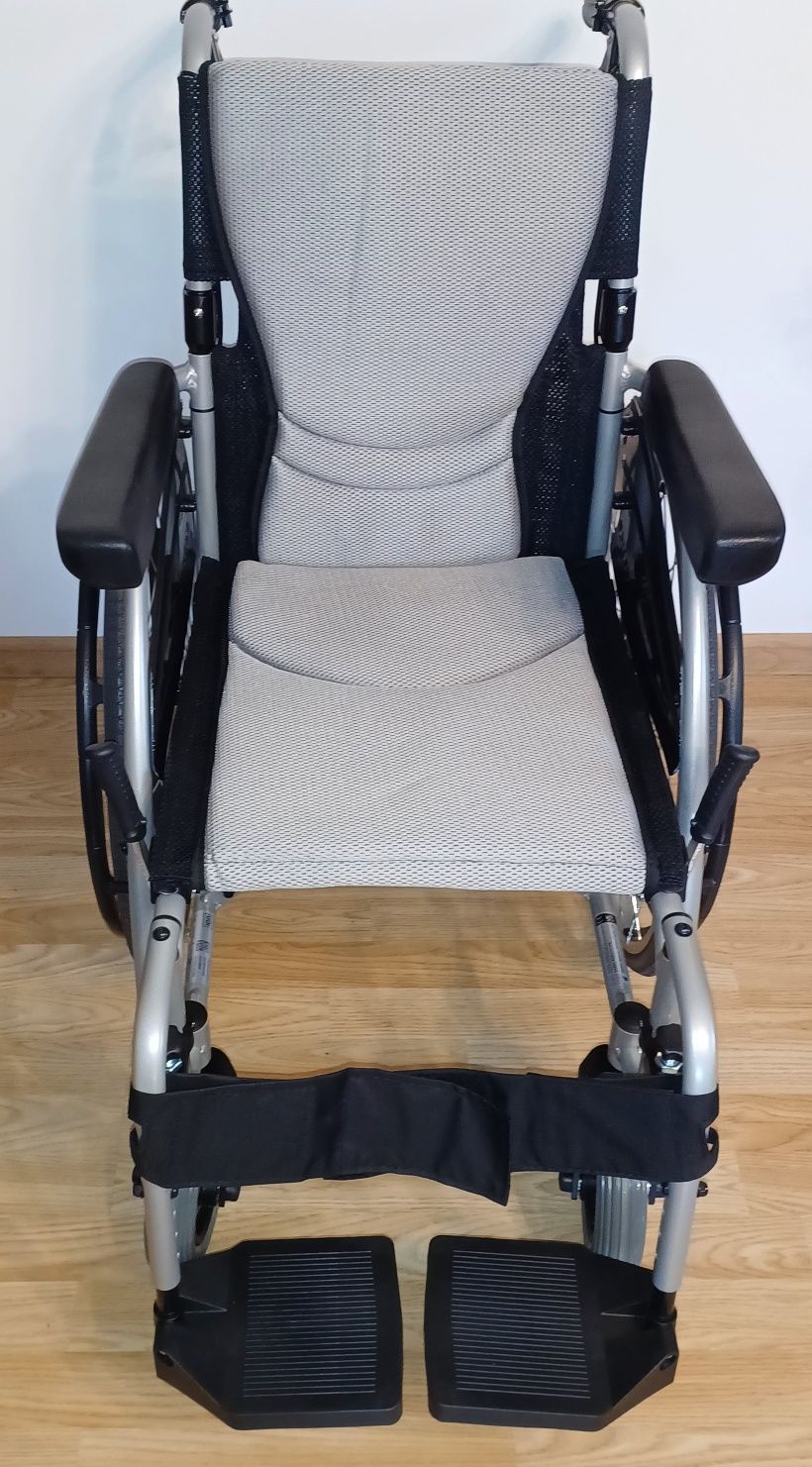 Nowy wózek inwalidzki "Karma" S- Ergo 115.