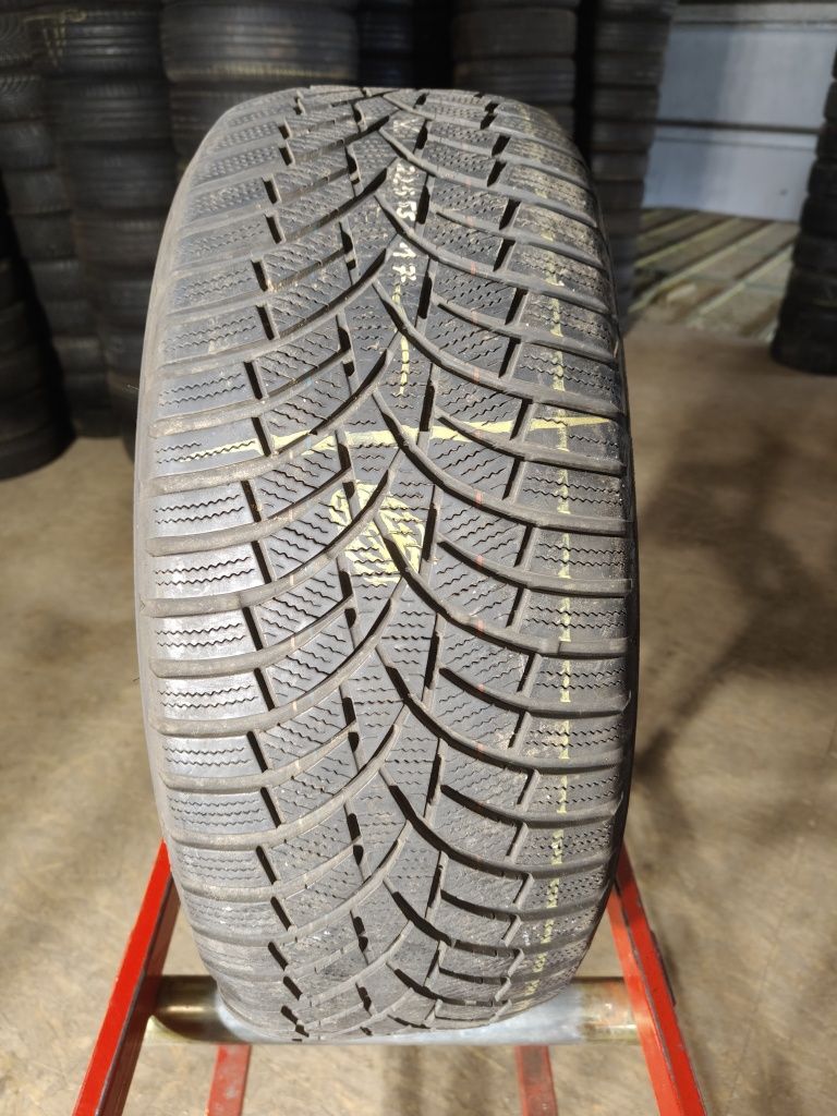 225/55R17 101 V Toyo Tires Observe S944      Z467/180B