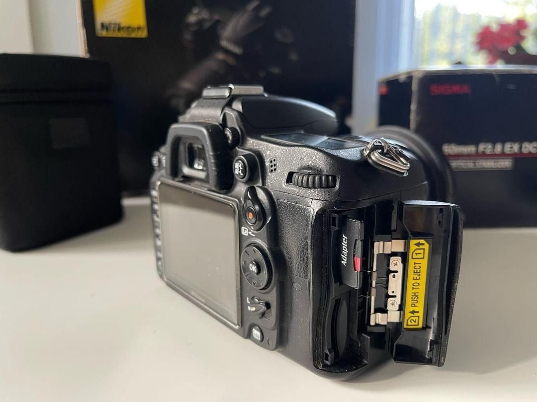 Nikon d7000  об'єктив sigma 17-50 2.8 комплект