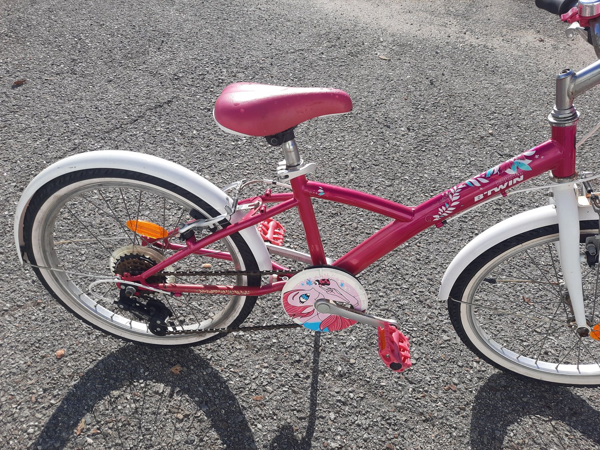 Bicicleta de menina roda 20 como nova