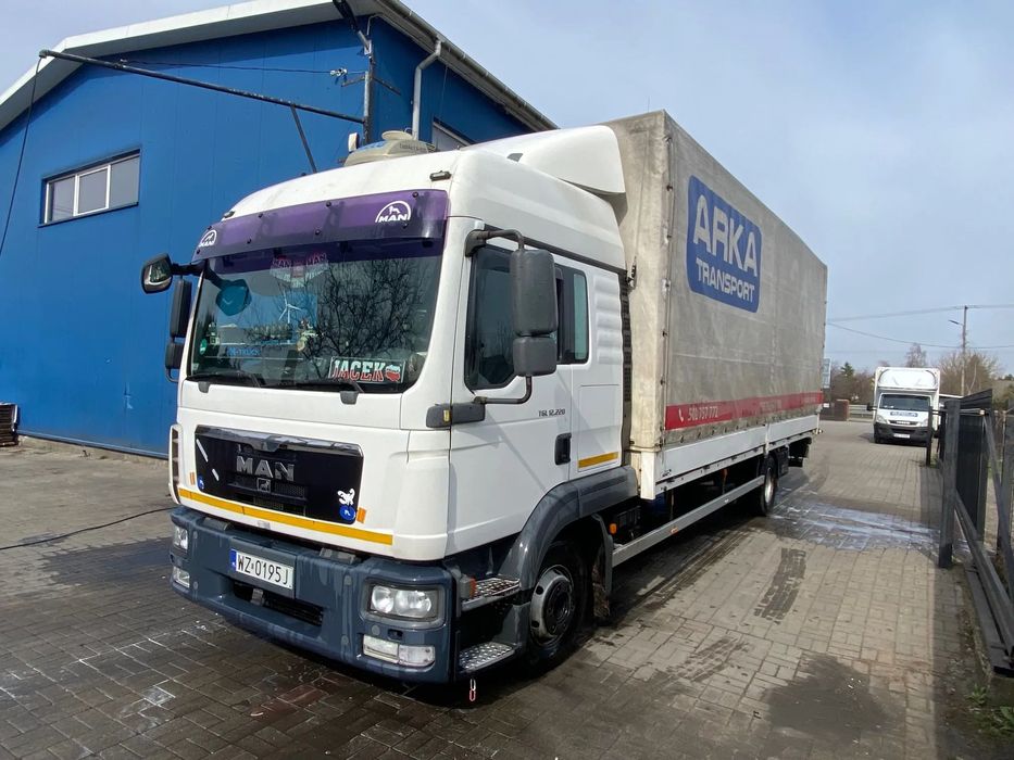 MAN TGL 12.220  MAN TGL 12.220. Kabina sypialna duża. Plandeka 18 europalet z windą.