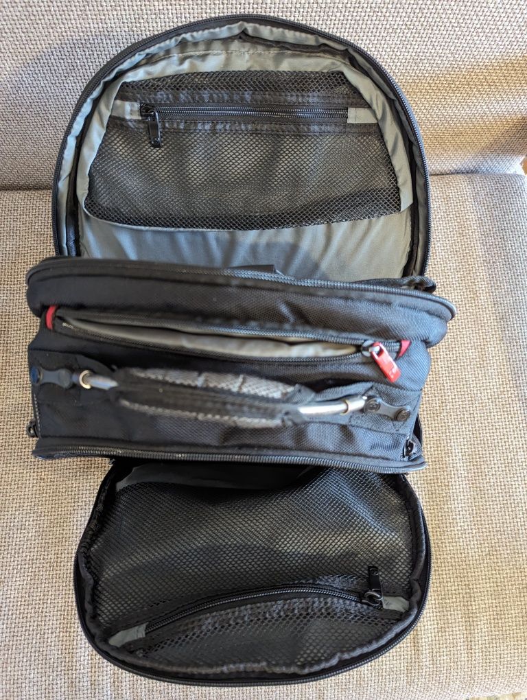 Сумка рюкзак для ноутбука Wenger Synergy 16" Black/Grey (600635)