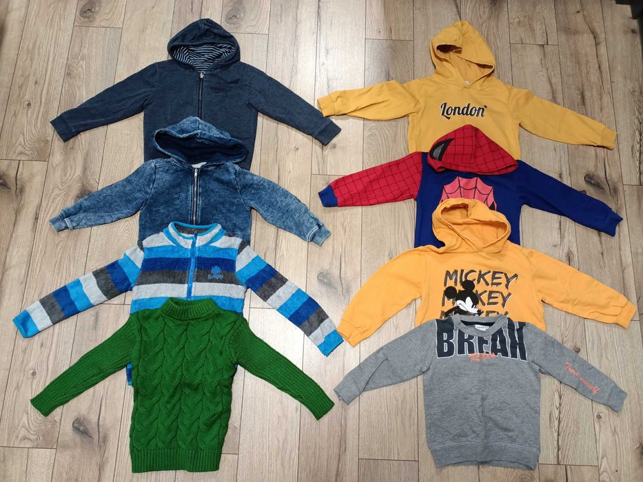 Paka ubrań dla chłopczyka rozmiarem 110/116