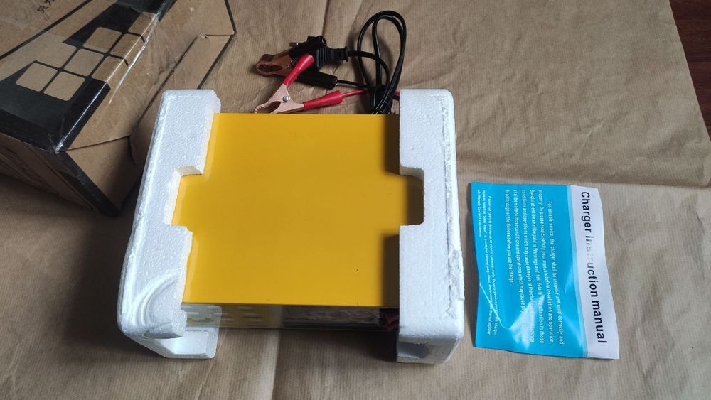 Зарядний пристрій ANJING AJ-618C 12/24В 10А для автомобільних та інших