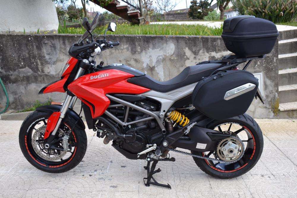 Ducati Hyperstrada 821