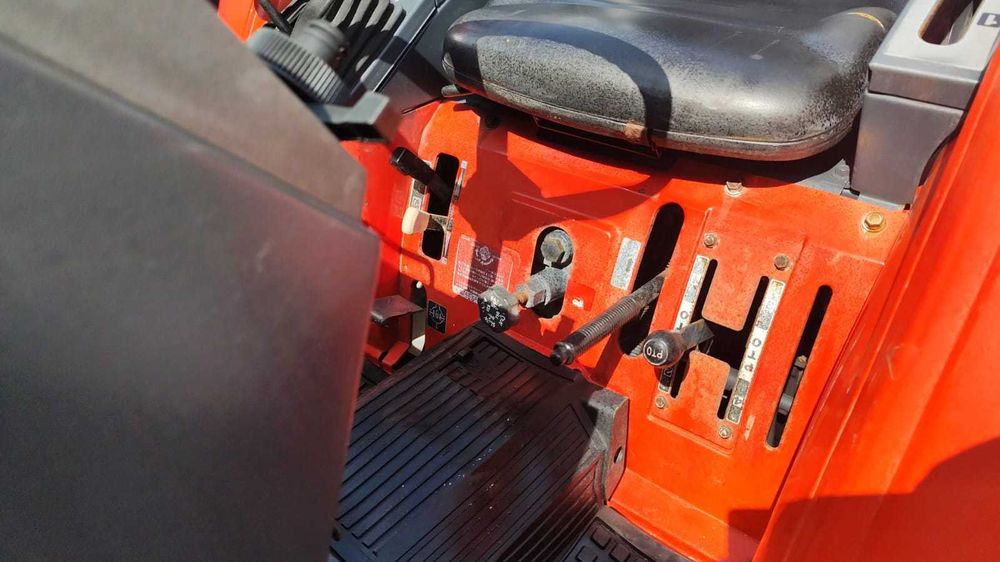 Japoński traktorek Yanmar F 215 z glebogryzarką 4x4 21 KM