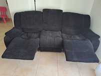 Vendo sofa  preto de 3 lugares