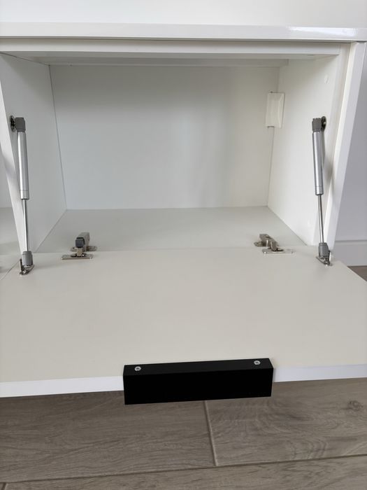 Szafka wisząca RTV lakierowana biała