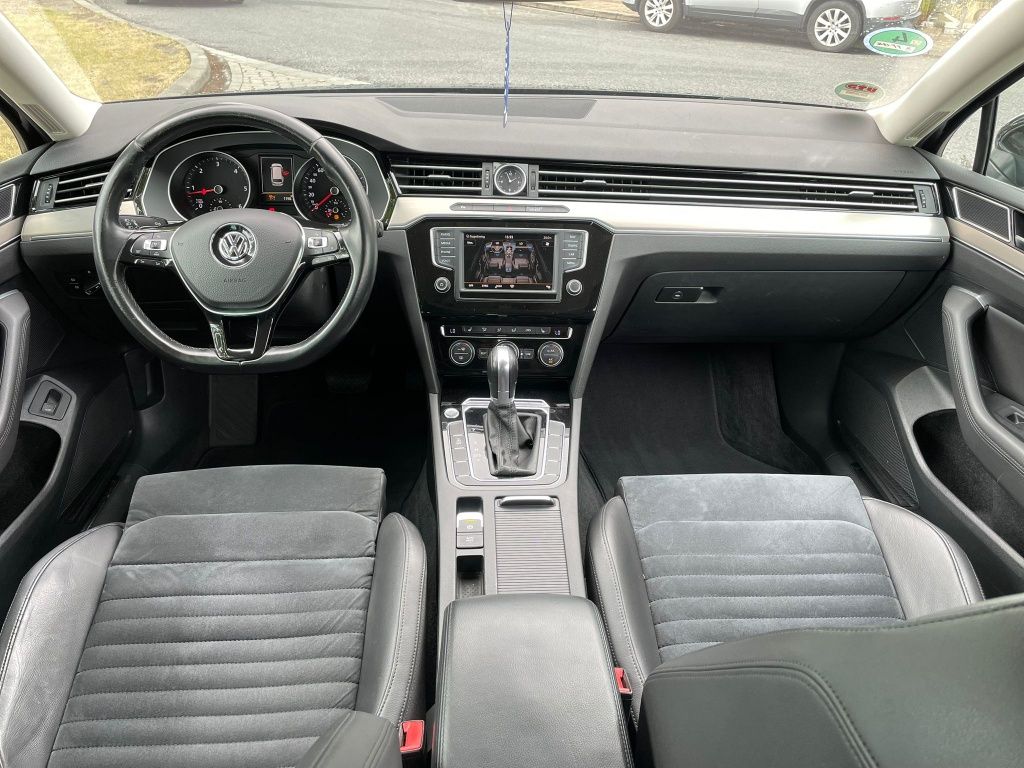 VW Passat 2.0 DSG|led|xenon|ACC|Masaze
