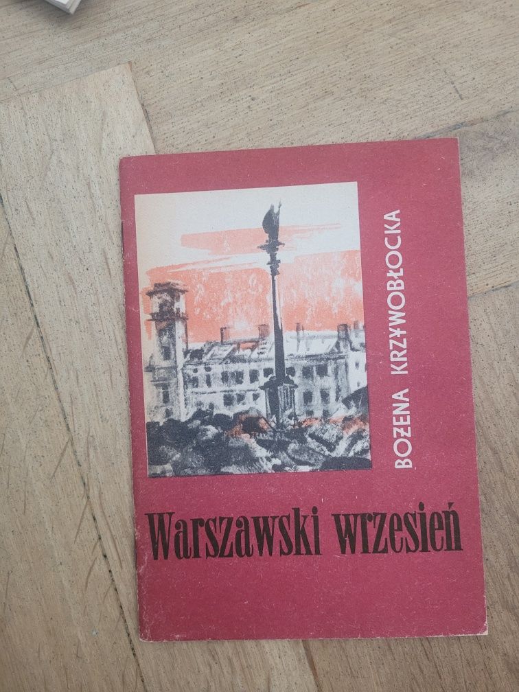 4 skrypty z serii Biblioteczka historyczna 1974 WSiP