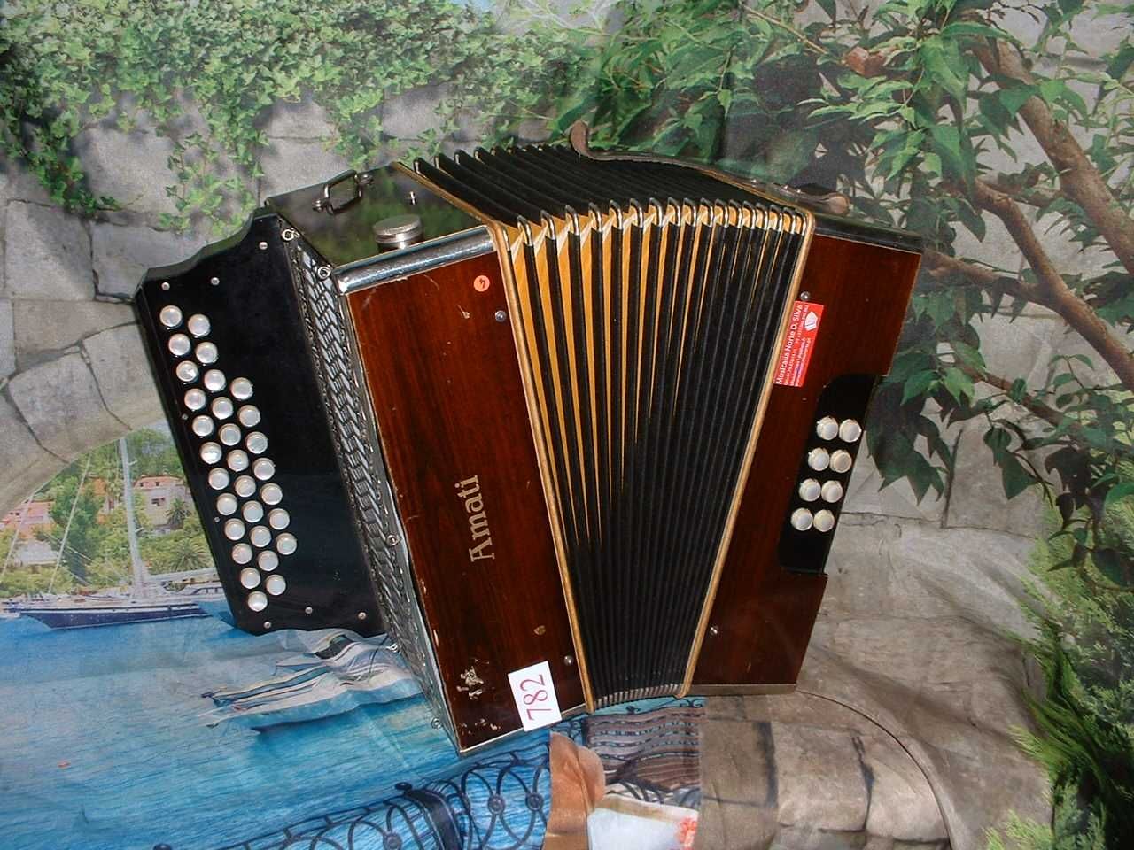 Concertina Avenda N . 782