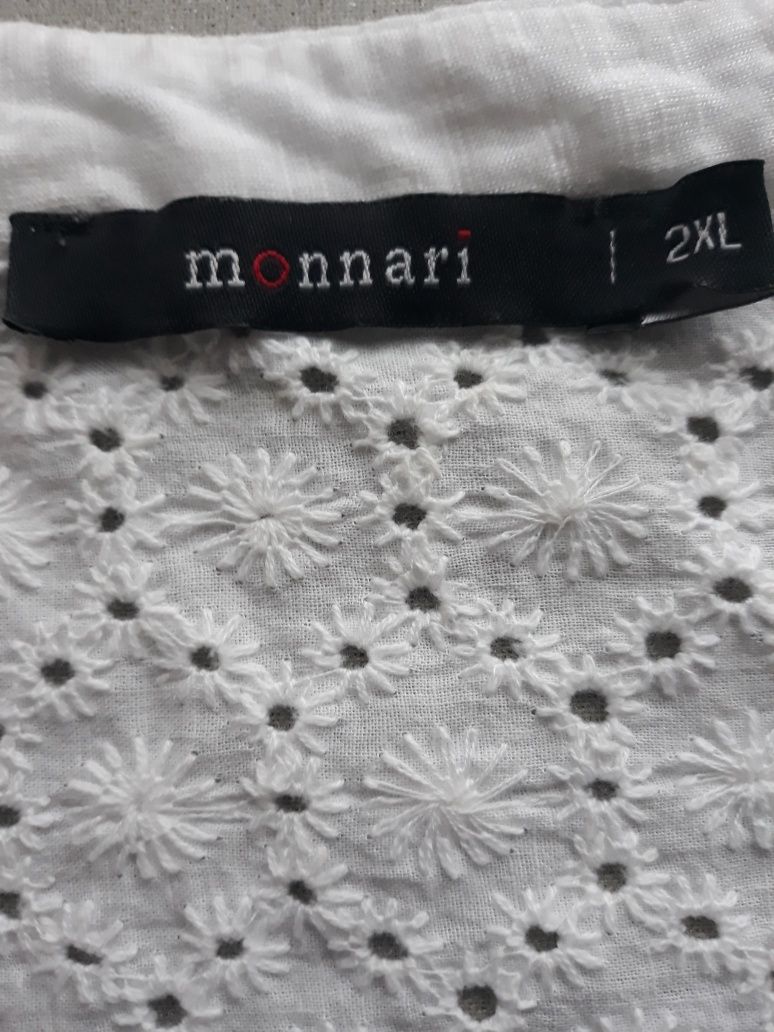 Biala bluzeczka Monnari