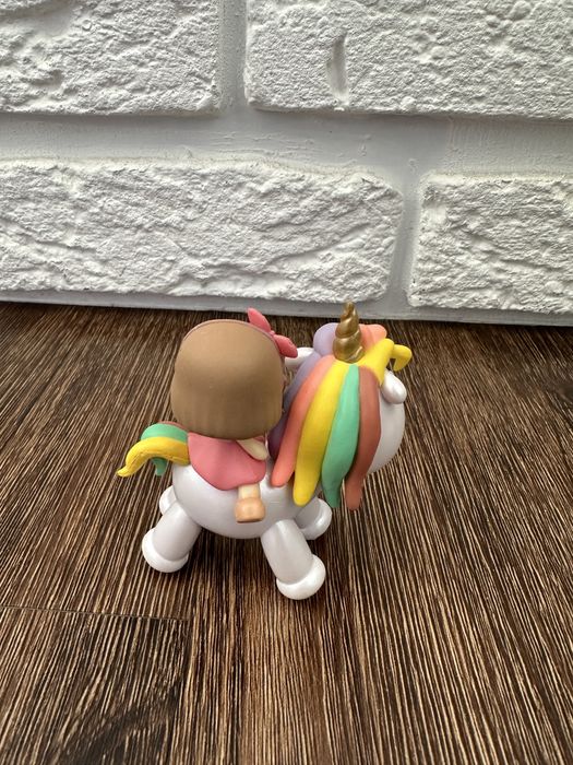 Фигурка на торт, декор на торт, девочка с единорожкой