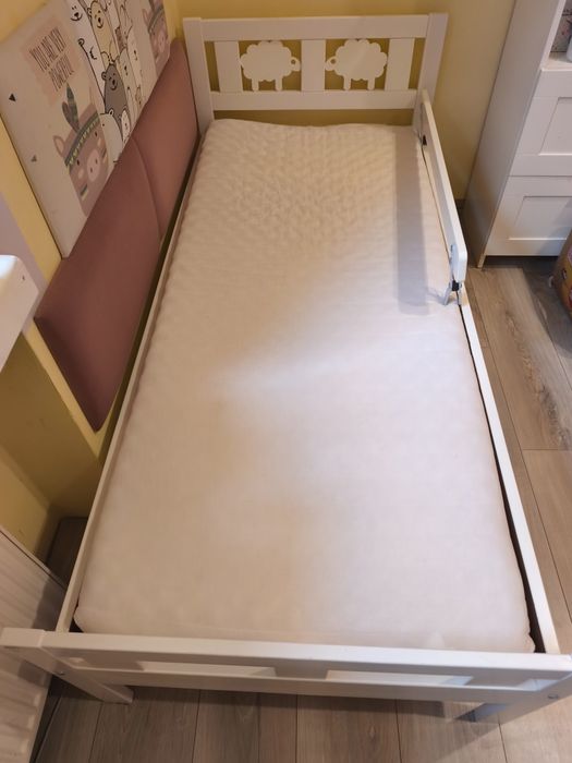 Łóżko Ikea  dla dziecka gratis panele mięciutkie z ściany