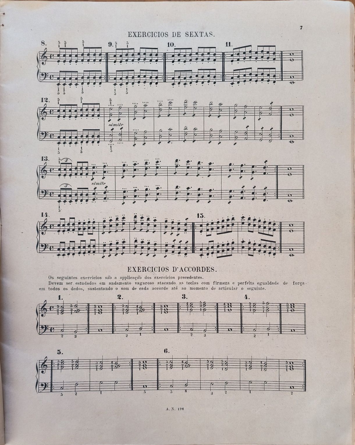 Livro Antigo de Exercícios de Piano - Conservatório de Lisboa (J. A. V