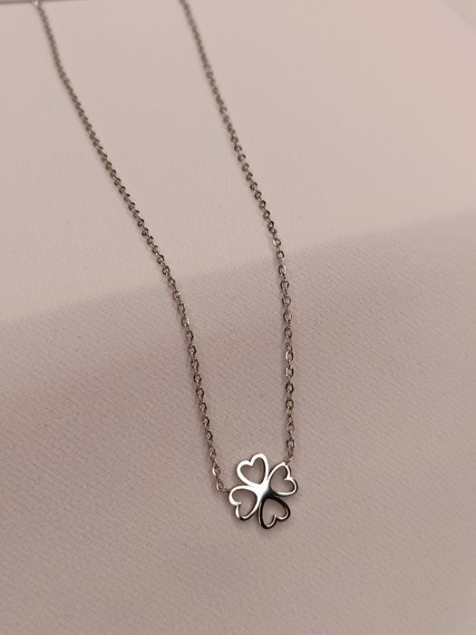 Clover Necklace/Thread