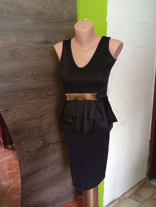 Czarna sukienka z