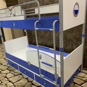 Łóżko piętrowe w dobrym stanie dla dzieci