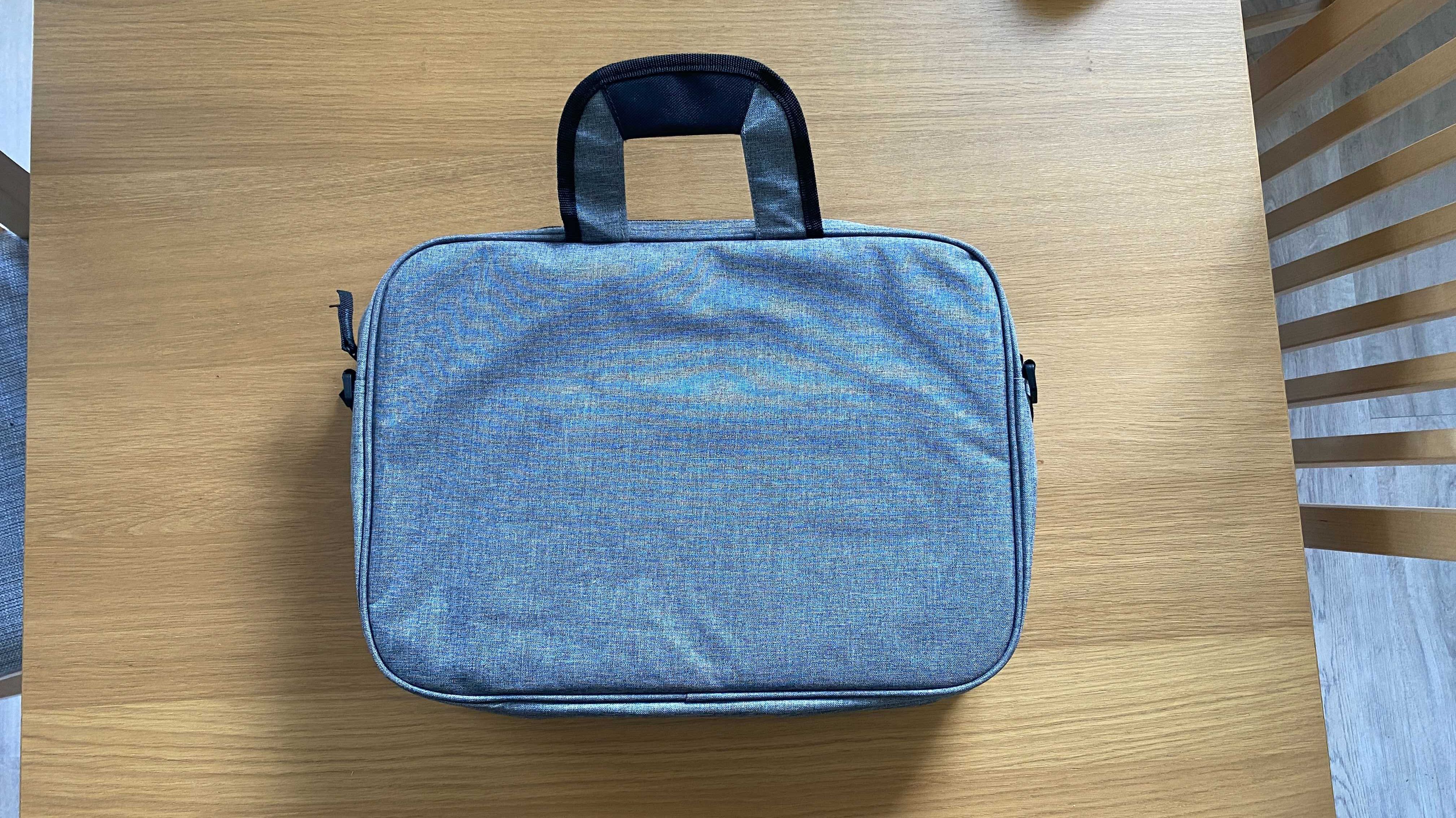 Nowa torba na laptopa 15-17 cali.