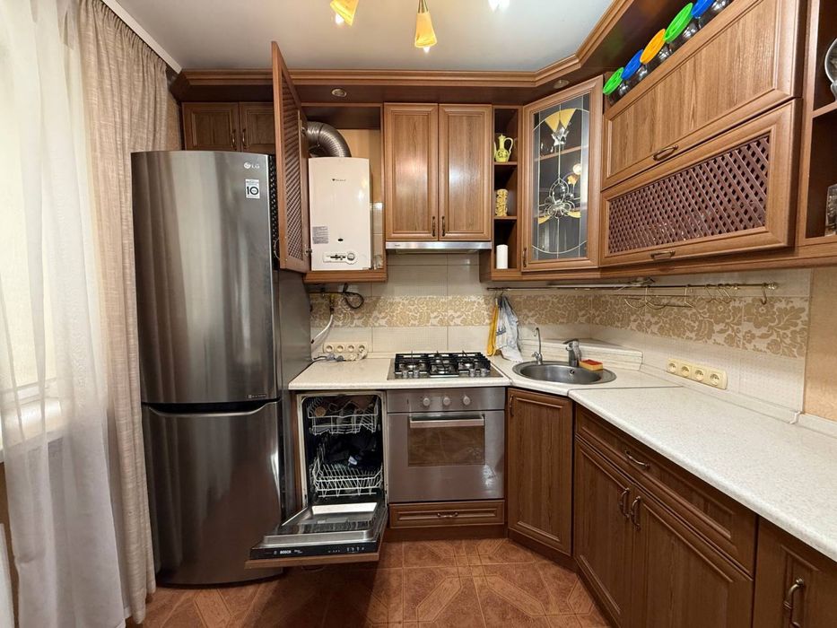 Добротная 3к на Бугском бульваре