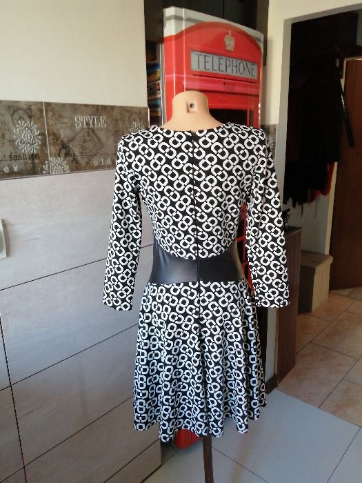 Piękna włoska sukienka roz. L