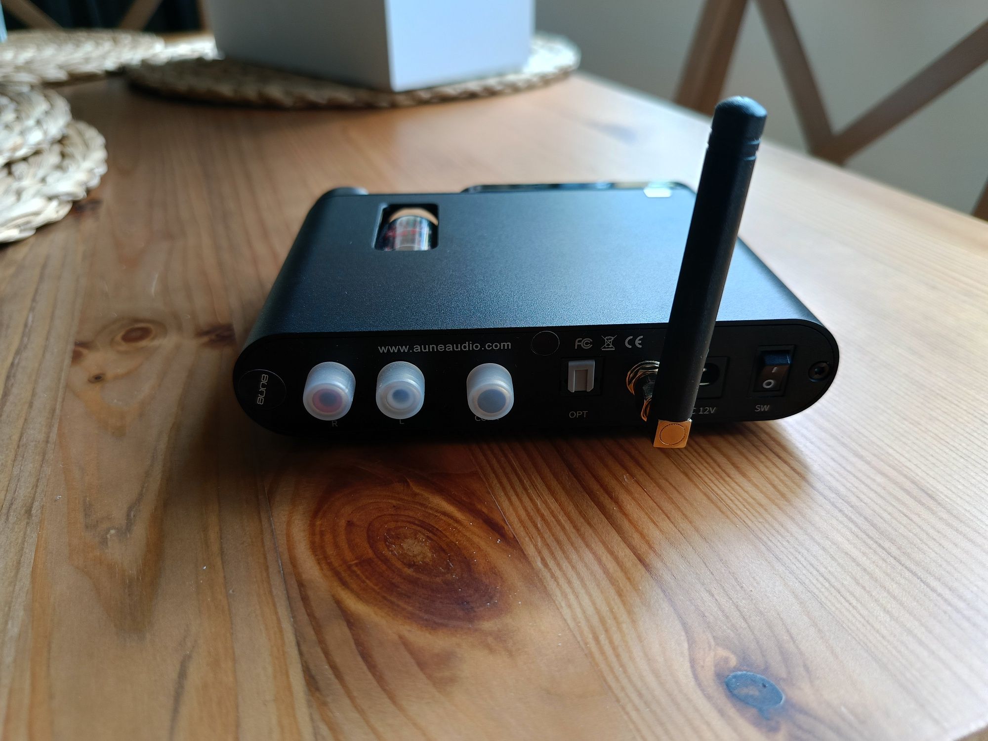 Lampowy przetwornik Aune Flamingo BD Bluetooth.