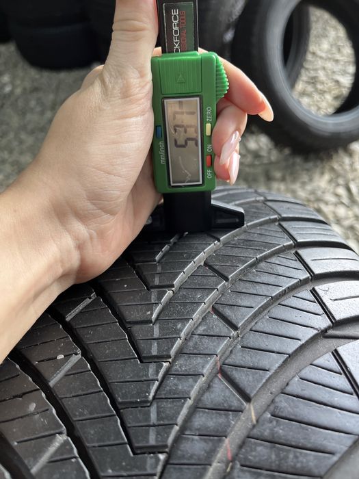 255/55 ZR19 2 шт. Kumho Solus4s HA32 suv