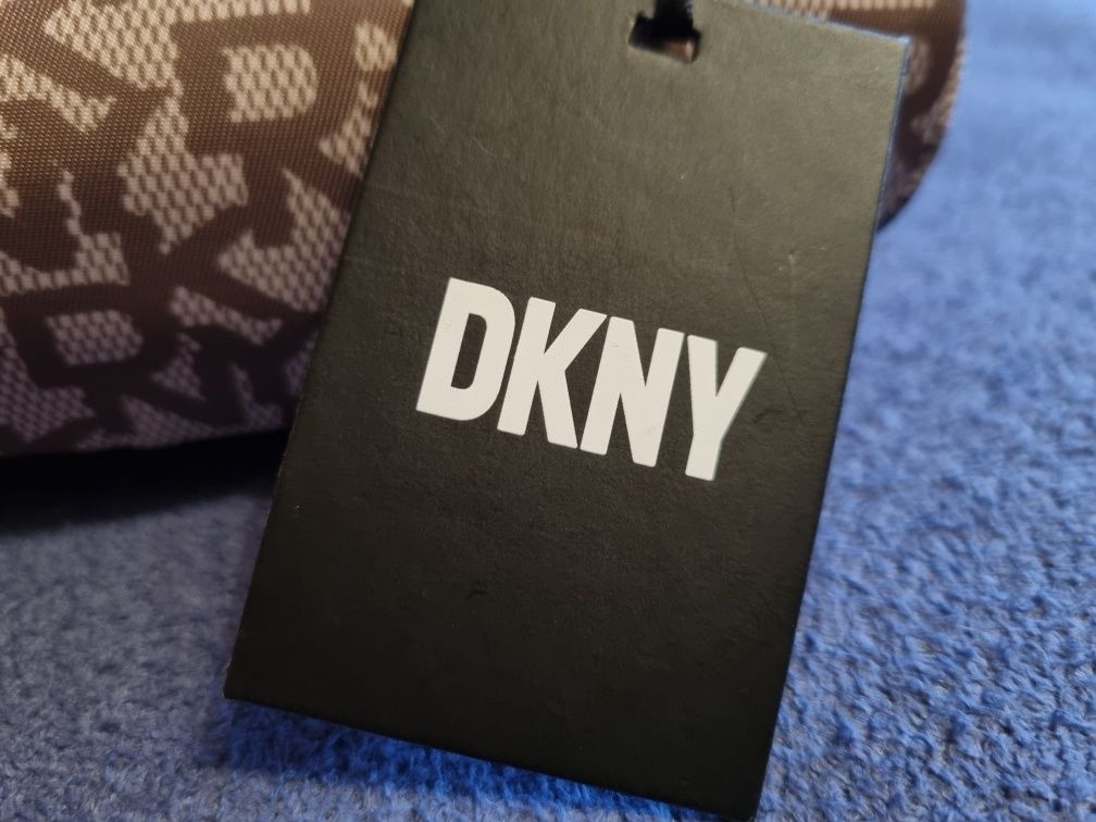 Nowa saszetka DKNY