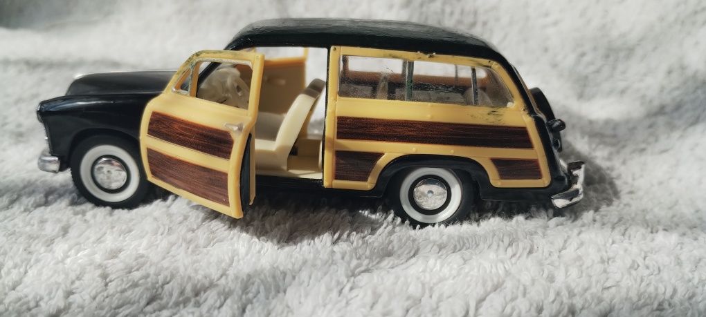 Ford Woody Wagon 1949 w skali 1/43
