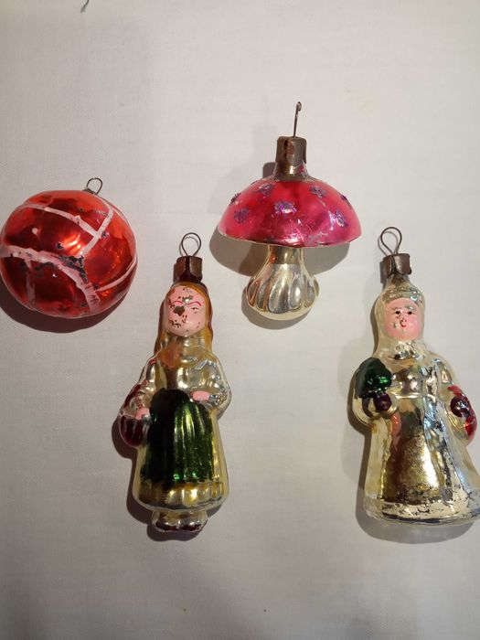 Ялинкові іграшки 50 - 60 років під реставрацію.