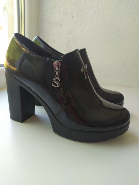 Ботильйони жіночі лакові 37р. 24 см