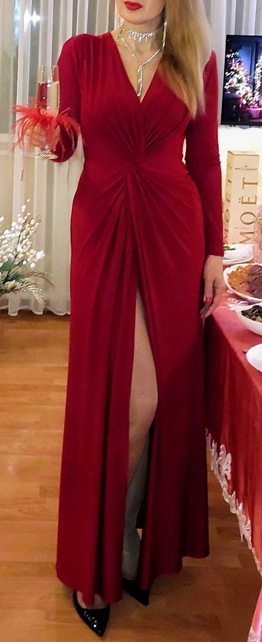 Красное платье в пол