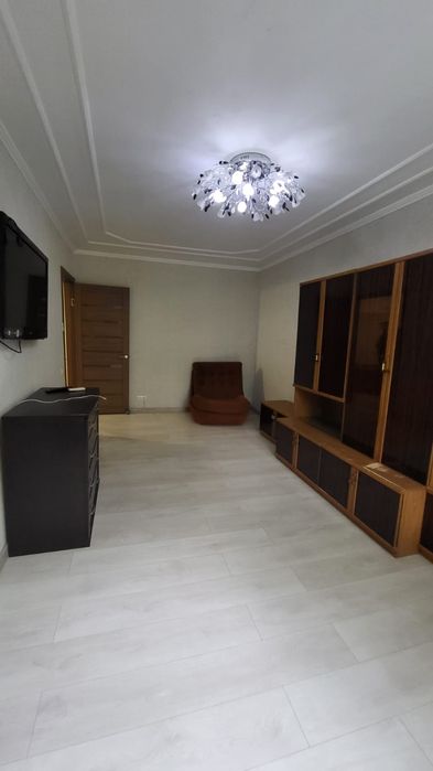 Оренда Центр газ опалення 2 х кімнатна 2 поверх