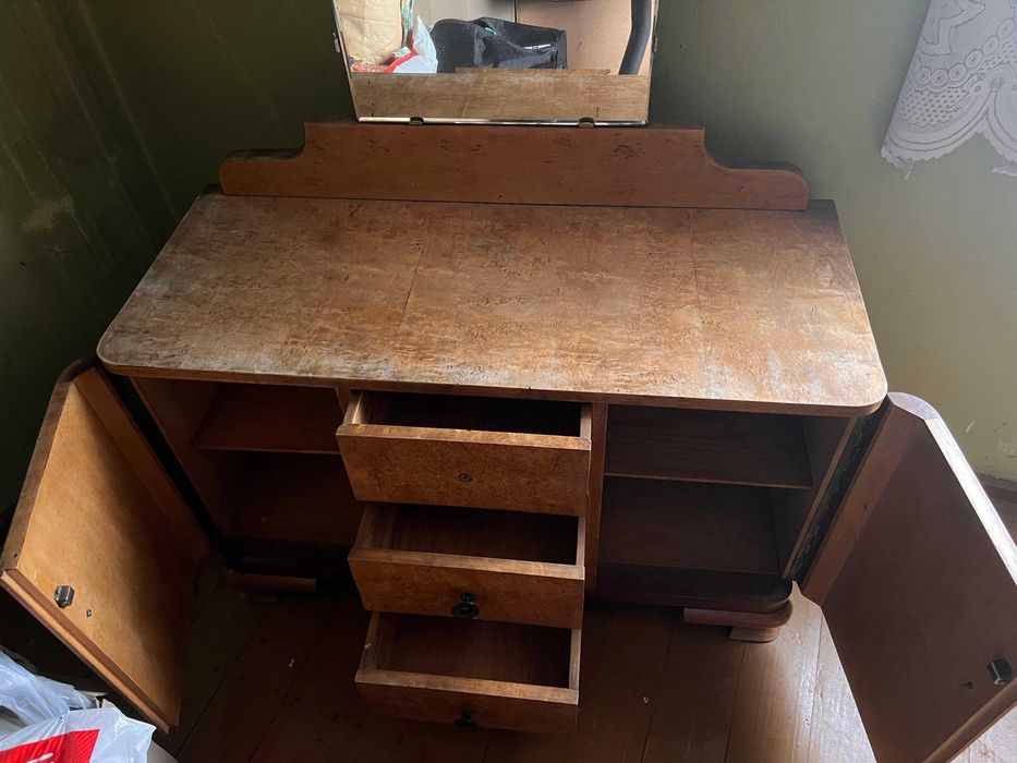 Stara toaletka drewniana