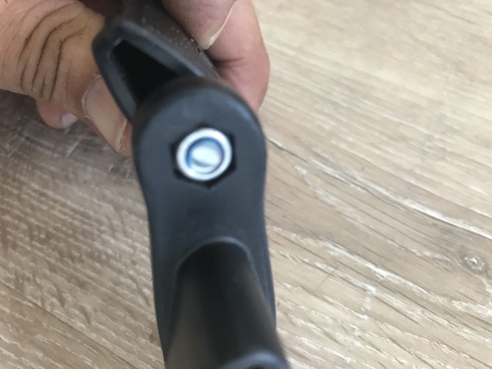 Enrolador de cordas para baixo e contrabaixo