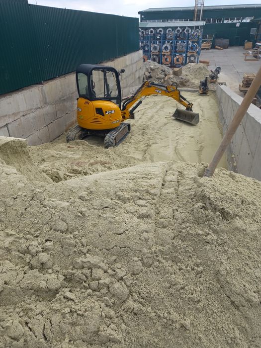 Послуги  мініескаватора,міні-екскаватора