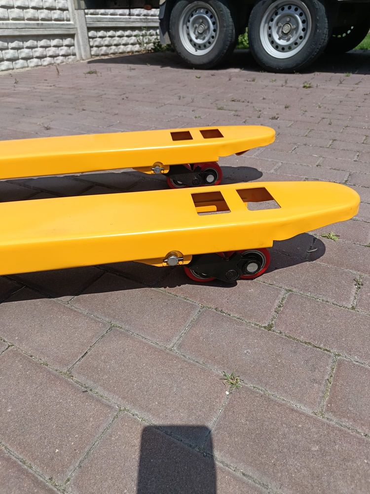 Paleciak, wozek paletowy Mangust 2500 kg