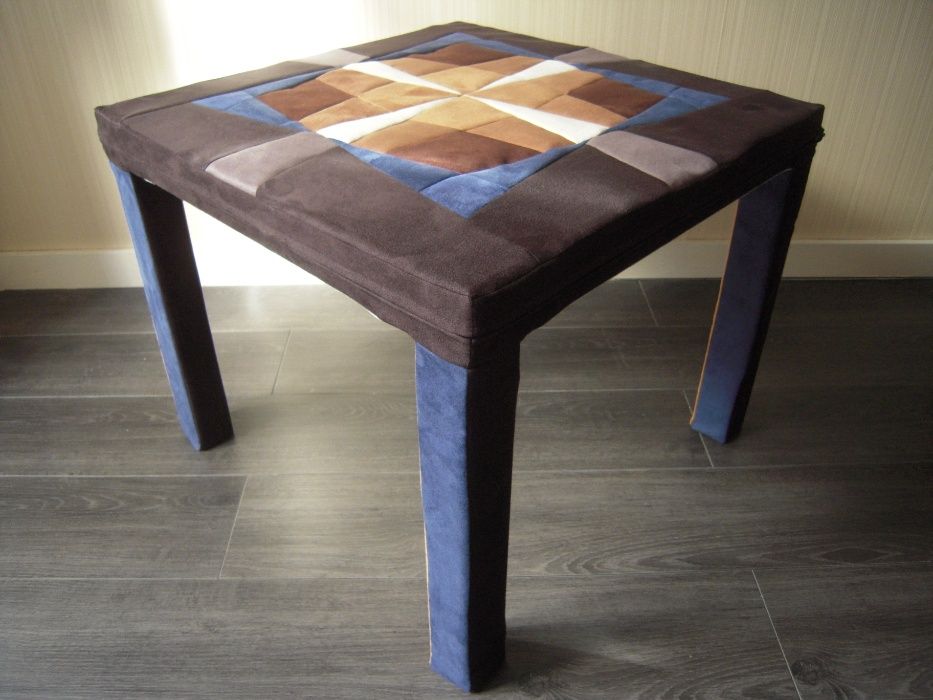 Mesa forrada com tampo em patchwork e tecido Nobuk