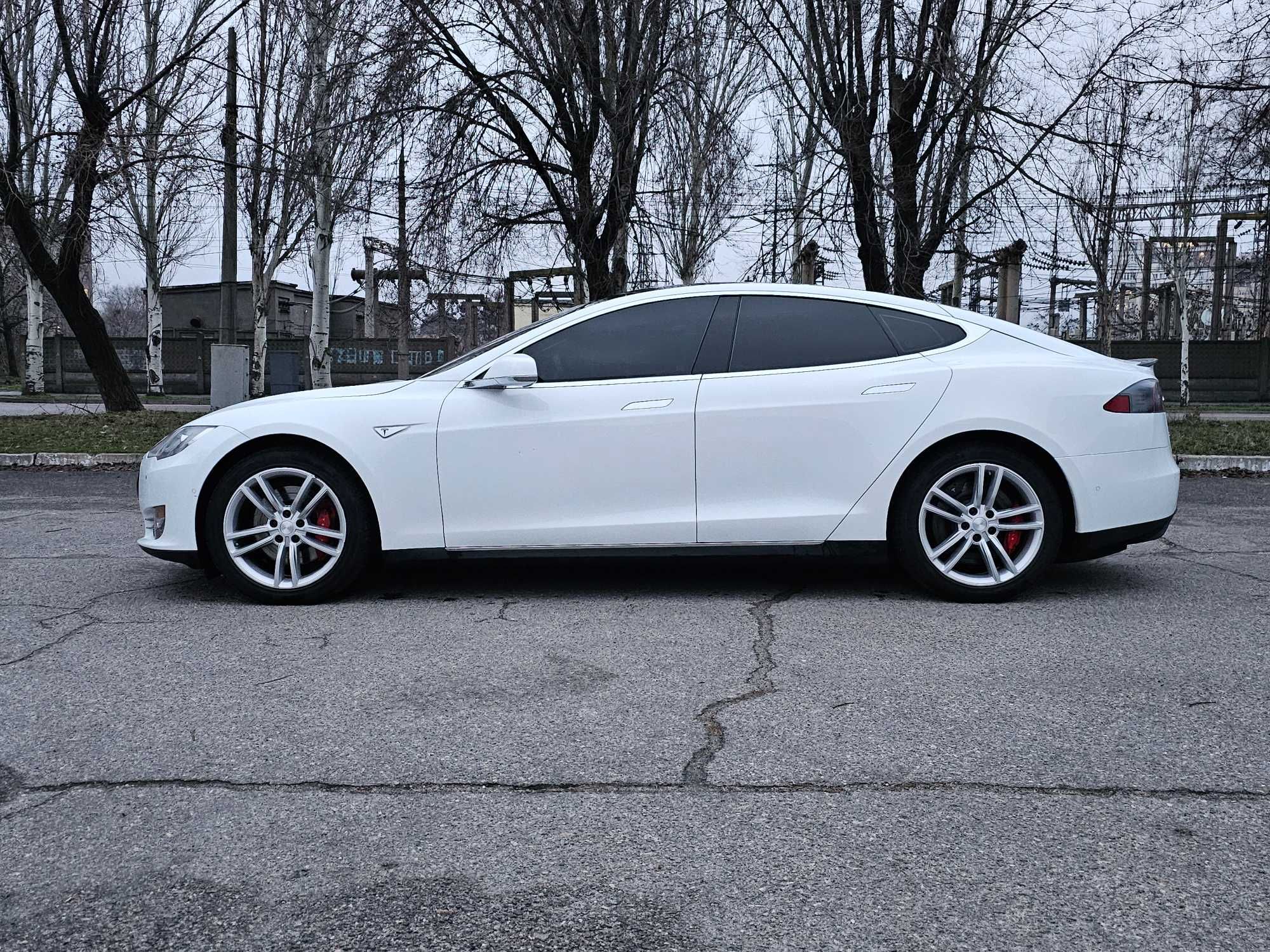 Tesla Model S P85D 2014 Можливий обмін