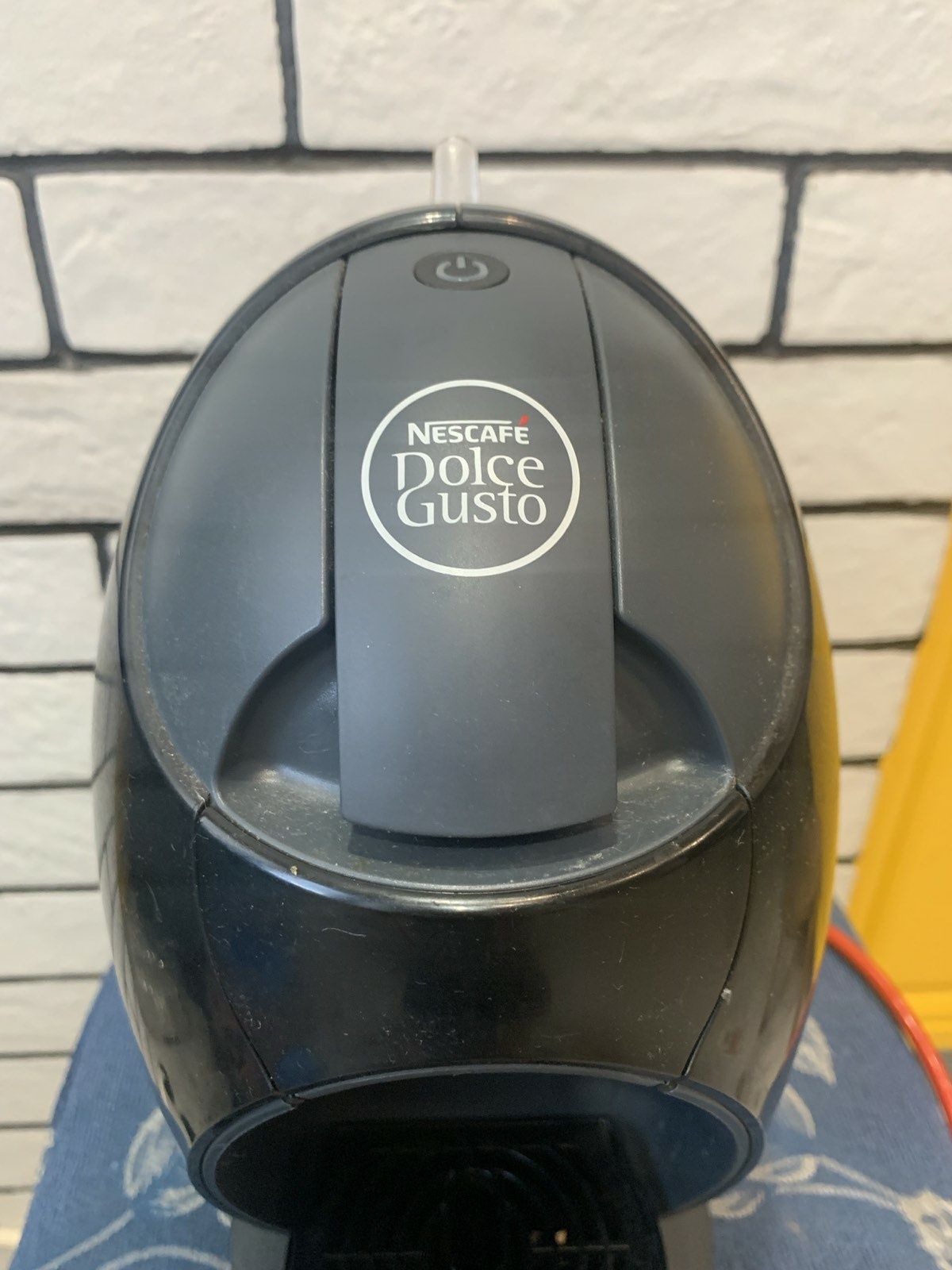 Капсульна кавоварка DeLonghi EDG 250 Дольче Густо