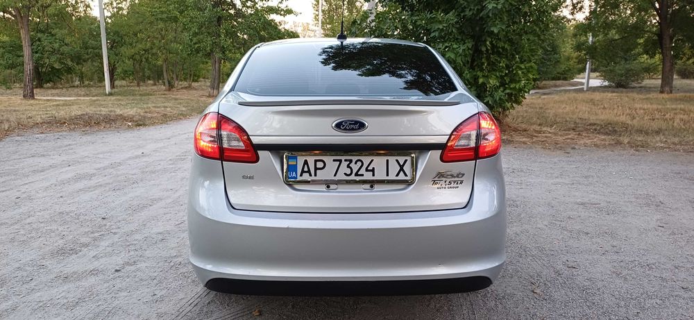 Ford Fiesta 1.6 Автомат 2011 року в гарному стані