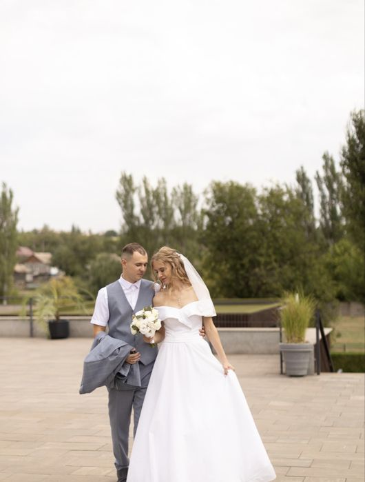 Продам весільну сукню б/у. 4500 грн. Можливий торг.