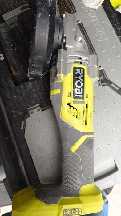 Rebarbadora Ryobi R18AG7 18volts One+ Brushleess de 125mm
