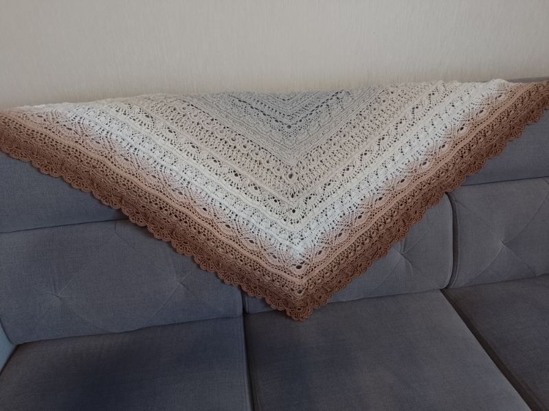 Chusta szydełkowa z wełny merynosa